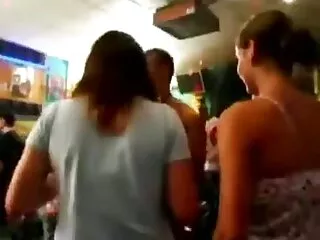 Julie, 21 tuổi, cô dien vien jav nhat ban hầu bàn trong một nhà hàng ý!